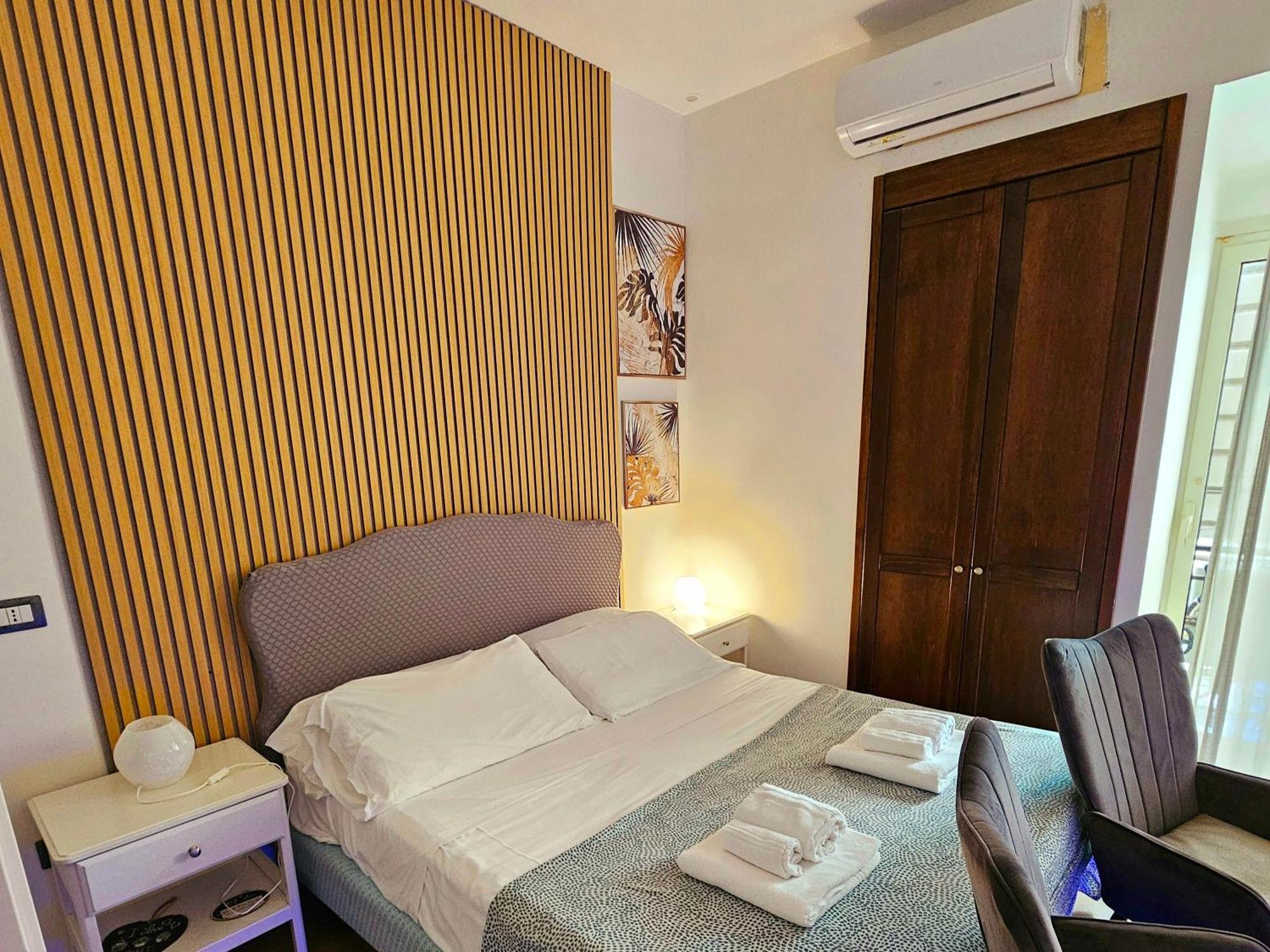 B&B Napoli Centrale Room&Jacuzzi Ngoại thất bức ảnh