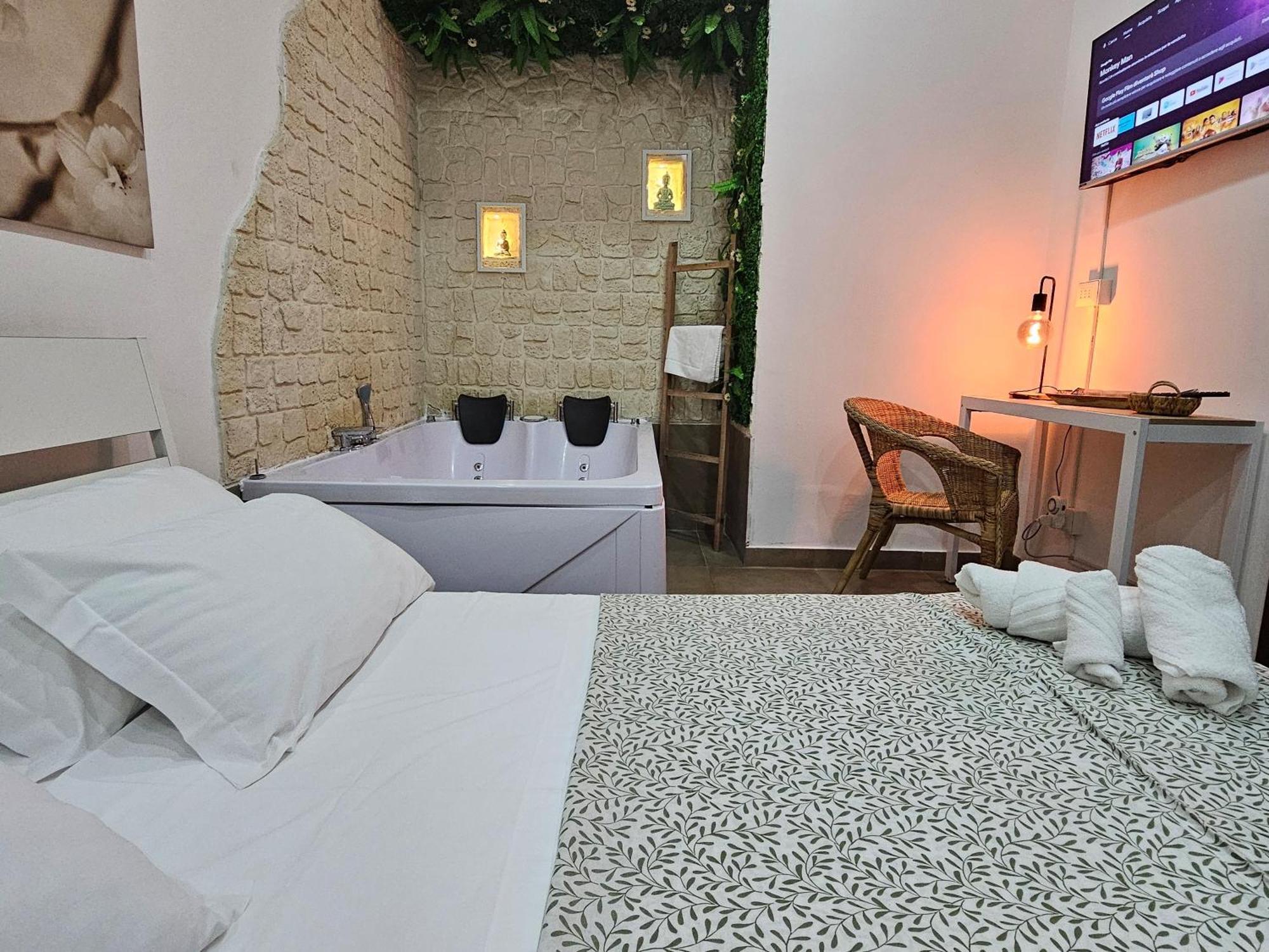 B&B Napoli Centrale Room&Jacuzzi Ngoại thất bức ảnh