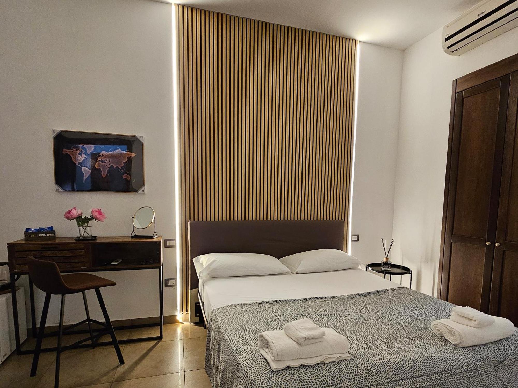 B&B Napoli Centrale Room&Jacuzzi Ngoại thất bức ảnh