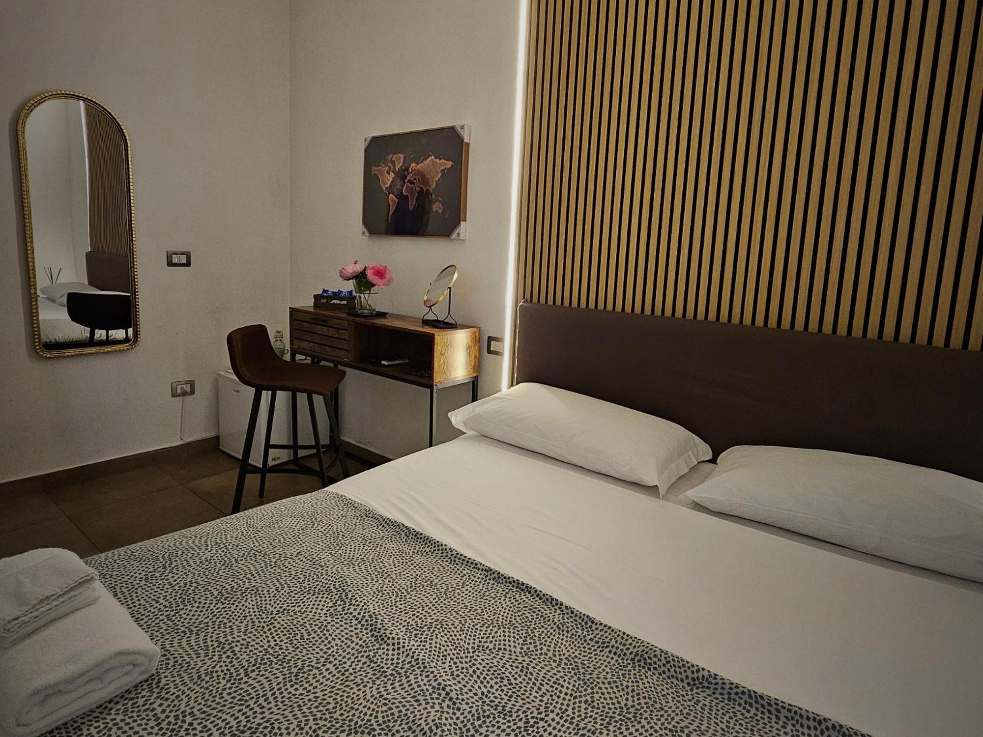 B&B Napoli Centrale Room&Jacuzzi Ngoại thất bức ảnh